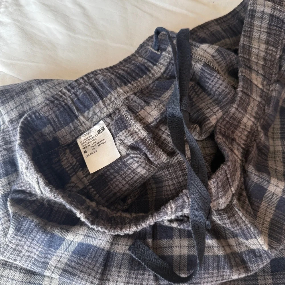 Uniqlo Flannel Pants - Picture 4 of 6